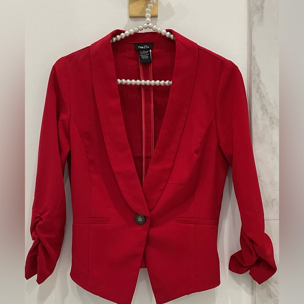🔴RUE 21 RED JACKET🔴